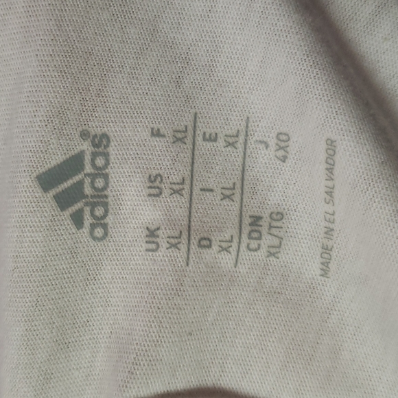 NWOT! Adidas softball shirt, size yxl - Picture 3 of 4